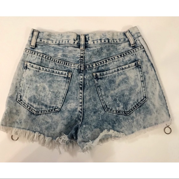 Forever 21 Zip up High Rise Acid Wash Short Shorts - Picture 8 of 8